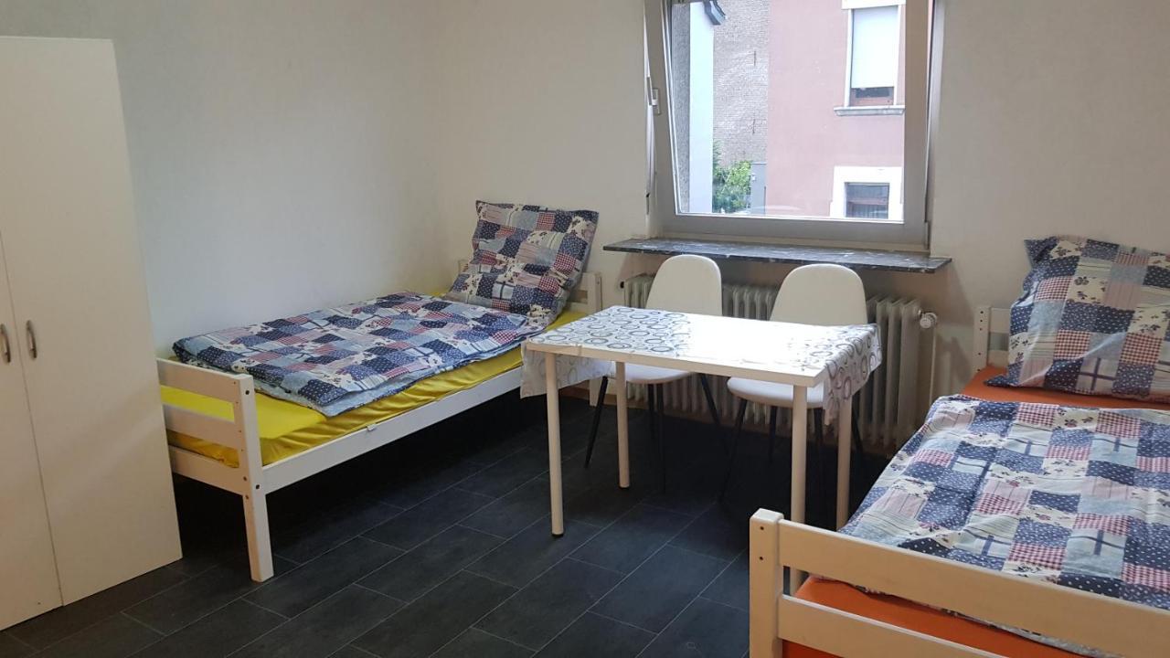 Handwerker Unterkunft Monteurzimmer Mit Gemeinschaftsbad In Brebach Саарбрюккен Экстерьер фото
